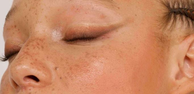 L’eyeliner BIO - Charlotte Bio