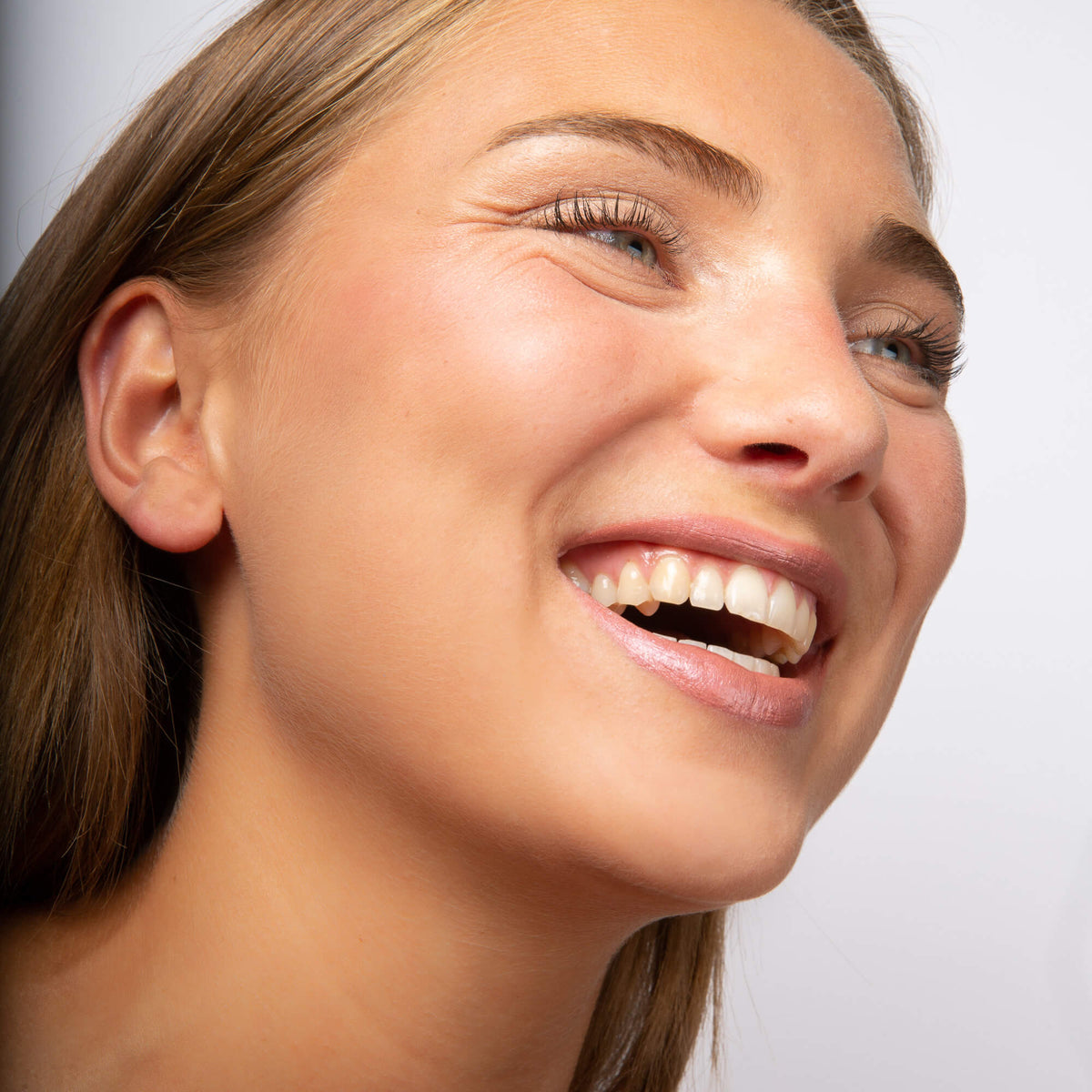 3701399704643 - Le rouge à lèvres brillant - Charlotte Bio