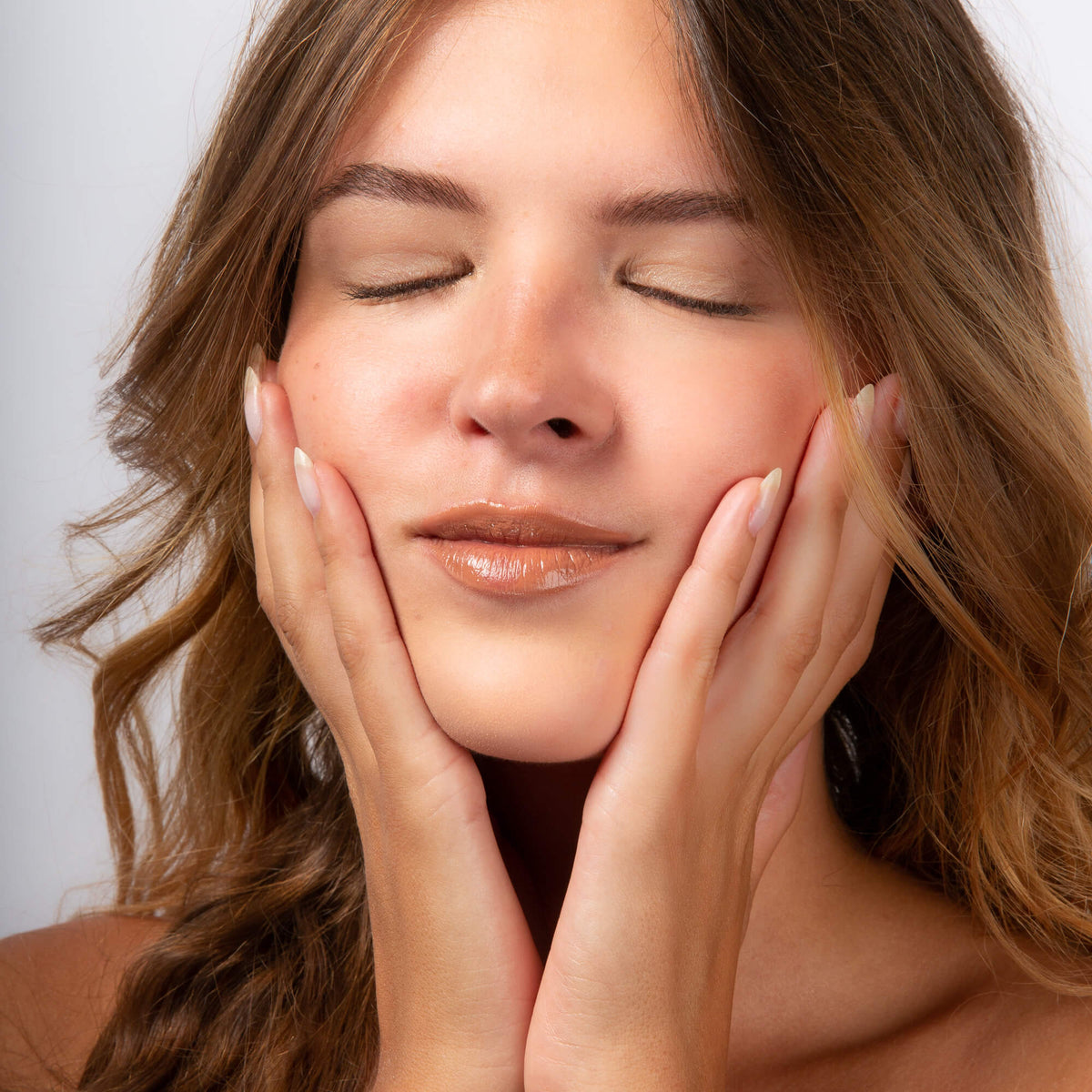 3701399704636 - Le rouge à lèvres glossy - Charlotte Bio