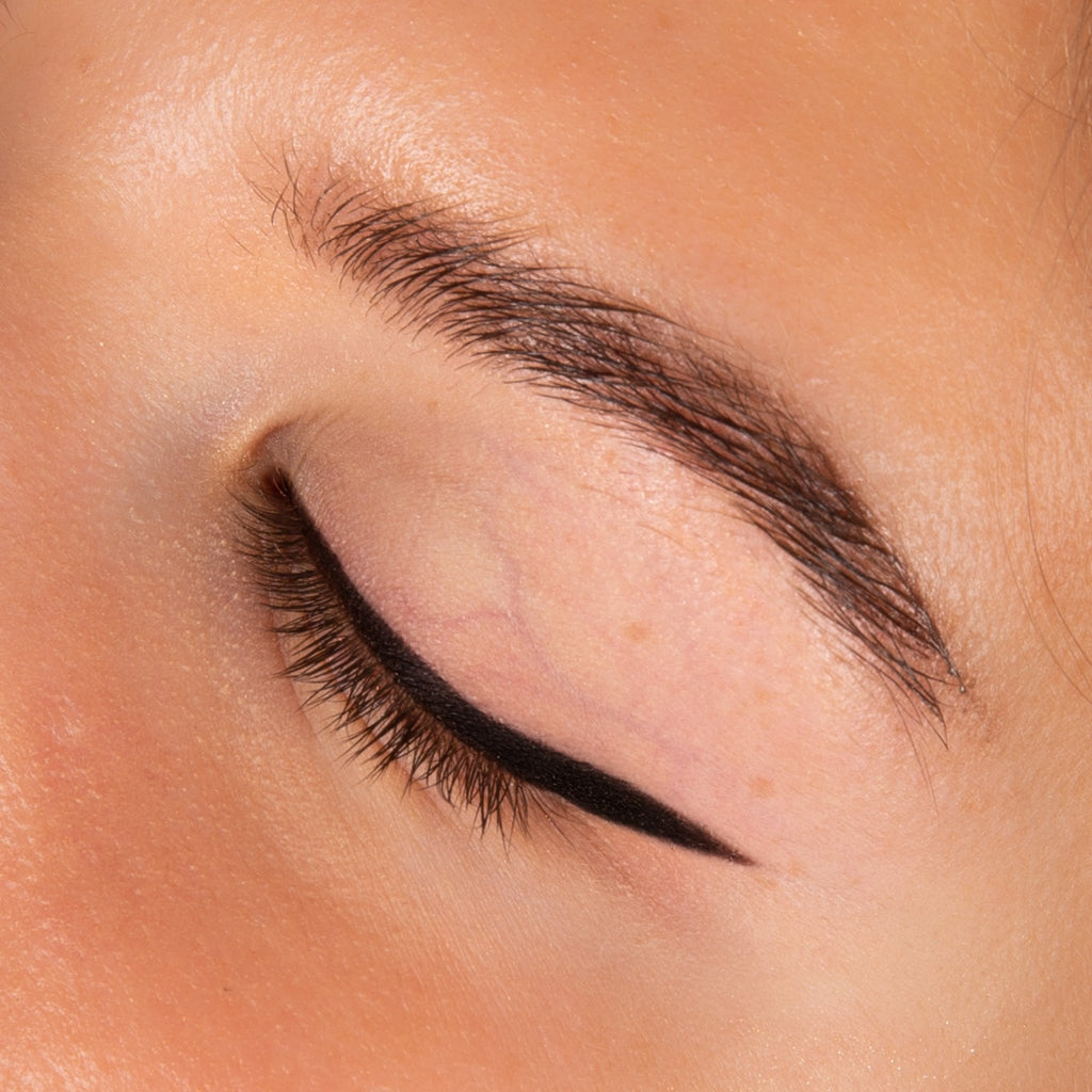 3770006053375 - L’eyeliner feutre BIO - Charlotte Bio
