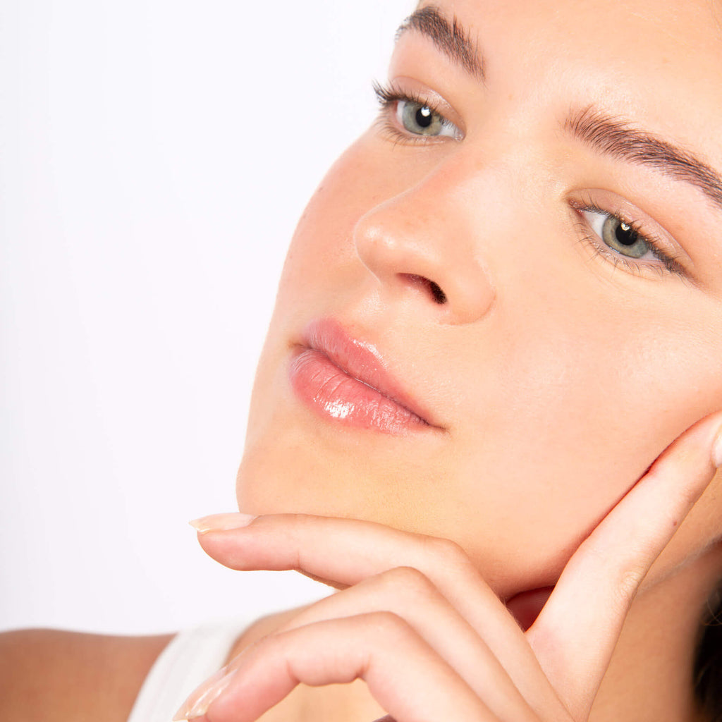 2025 - 32 - 1 - Trio lèvres : crayon, rouge à lèvres et huile à lèvres - Charlotte Bio